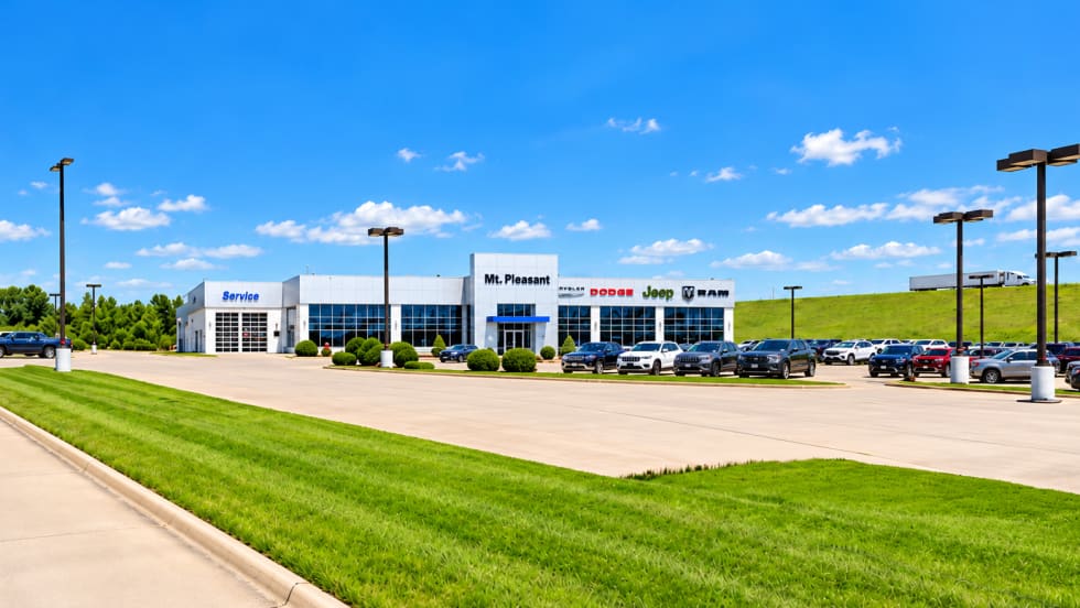 The outside of a Mt. Pleasant car dealership.