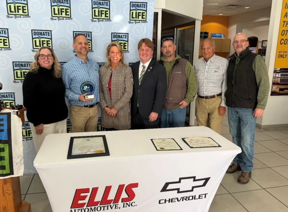 Donate Life NYS and Ellis Automotive representatives