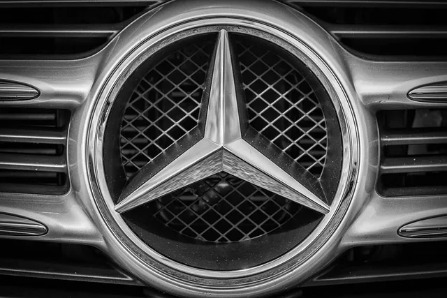 Mercedes to Install EV Charging Network