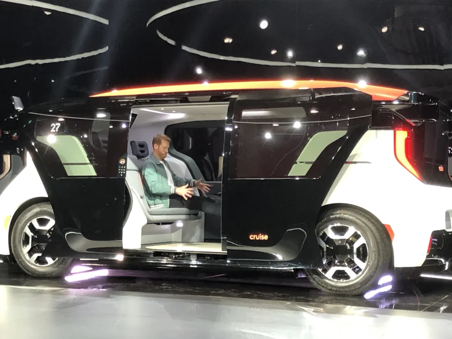 GM and Ford Seek Permission to Deploy Autonomous Vehicles