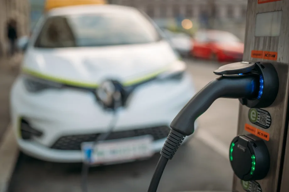 Do Dealers Embrace EV Sales?