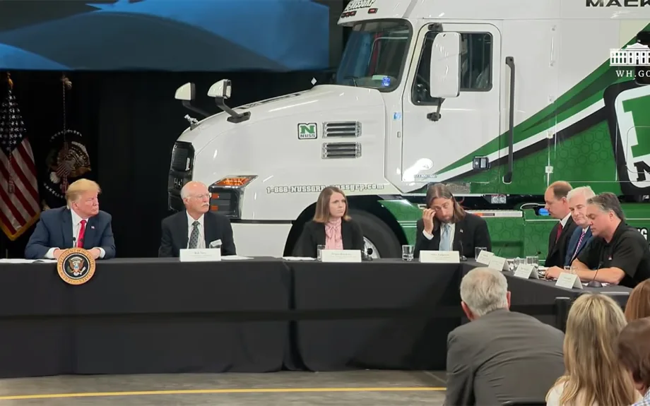 Trump Touts Tax Cuts on Dealer Visit