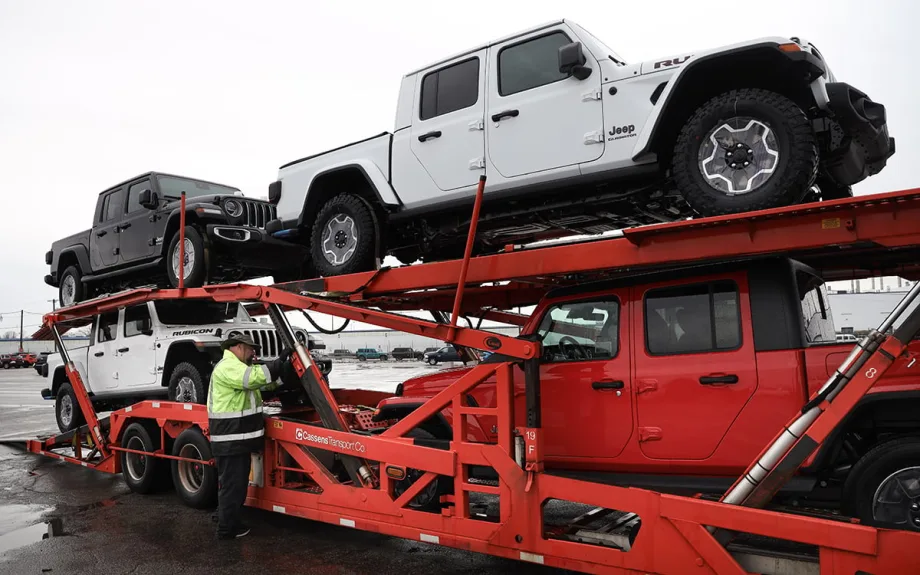 Bloomberg: FCA Banking Unordered Vehicles, Pressuring Dealers