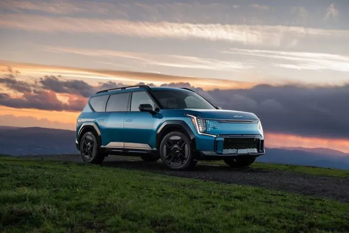 Kia to Give Owners Fast-Charge Adapters