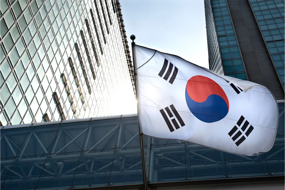 Biden Willing to Continue EV Talks with South Korea