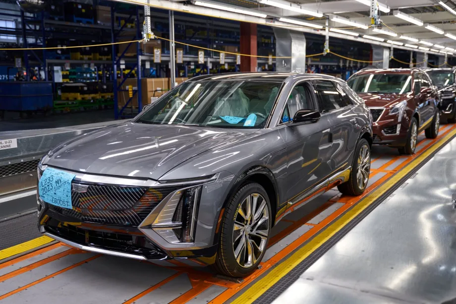 Ford, GM Target Cost Cuts