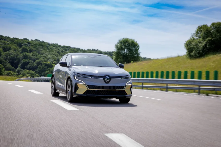 Nissan, Renault End Talks With New Deal