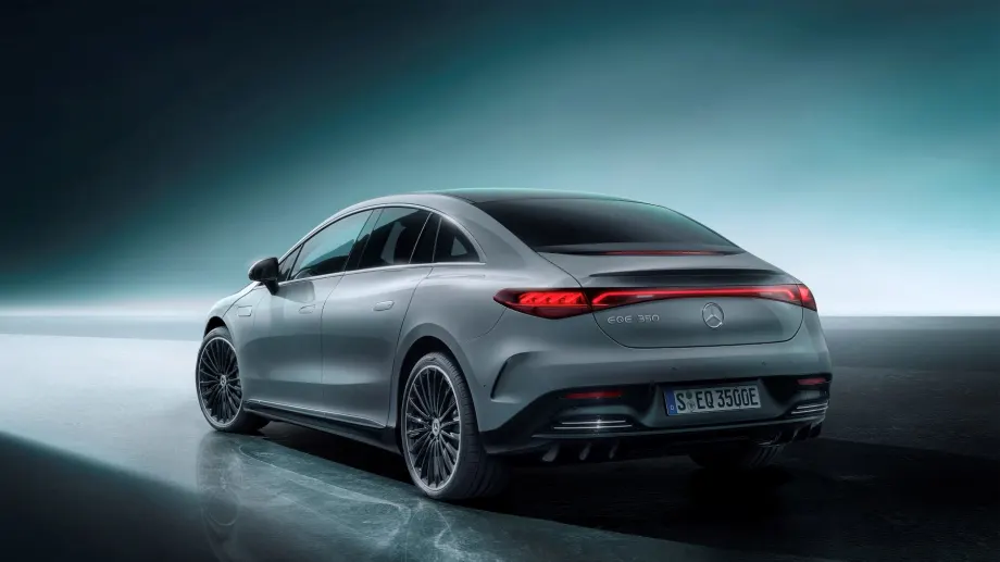 Mercedes Invests in EV Sales in Japan