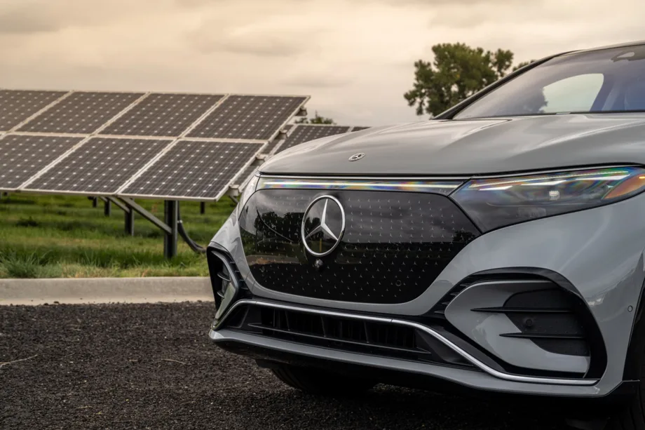 Mercedes-Benz and Microsoft Enter Partnership