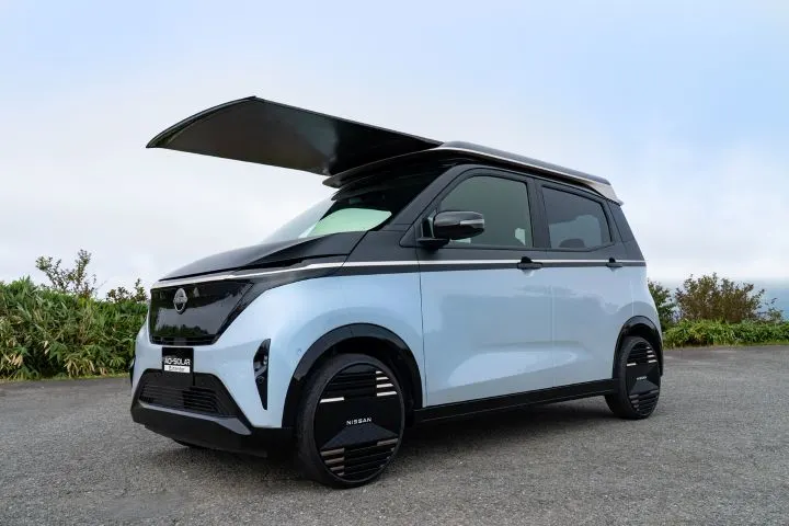 Another Carmaker Experiments With Solar 
