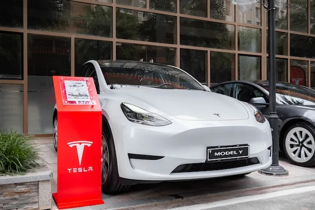 Tesla Stock Drops 2%