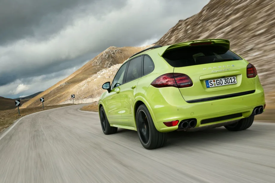 Dealer Sues Porsche Over Exclusive Requirement