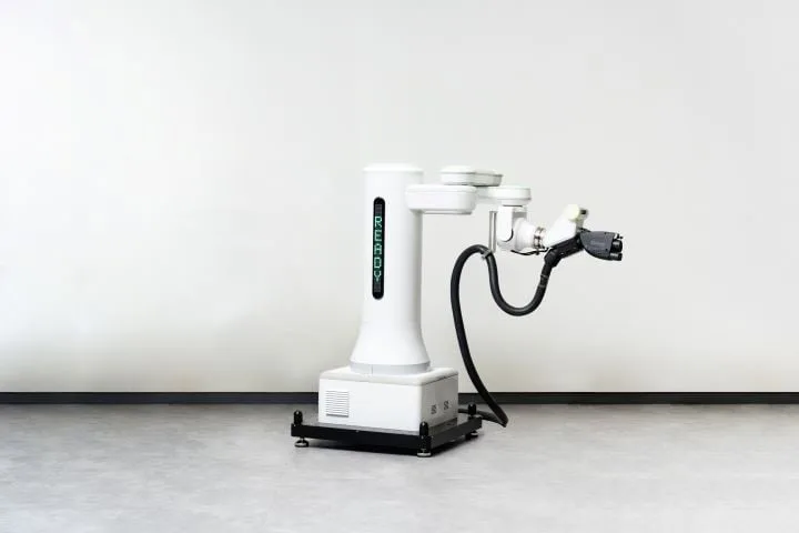 Hyundai to Unveil Robotic EV Charger