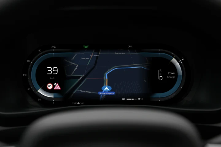 Volvo Tech Alerts Drivers to Wrecks